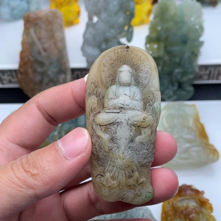 未镶嵌定制翡翠大日如来