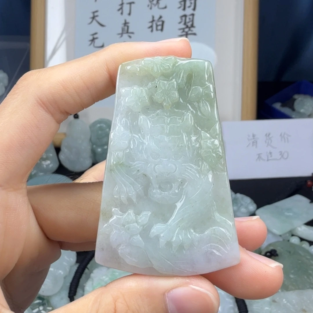 翡翠未镶嵌颈饰翡翠