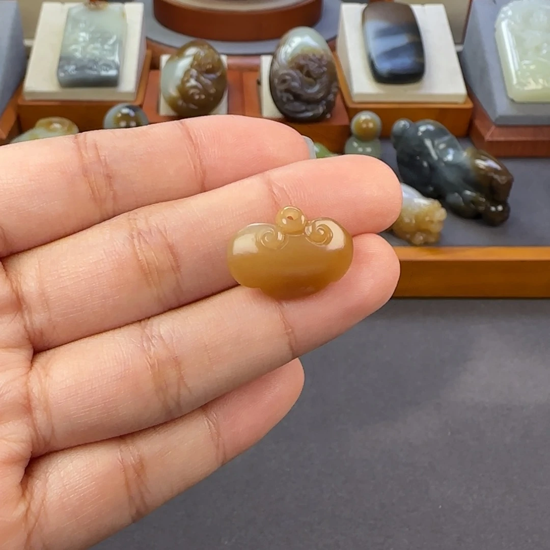 定制和田玉未镶嵌和田玉