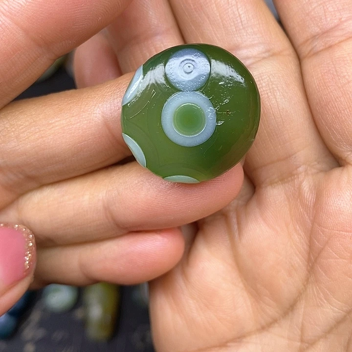 圆饼奇石饰品无孔