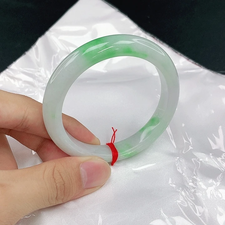 翡翠未镶嵌手镯圈57。03081