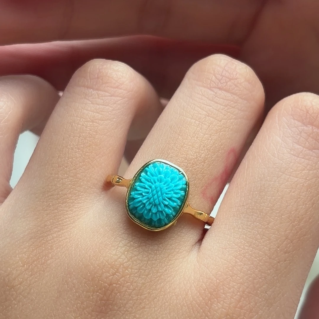 绿松石未镶嵌颈饰