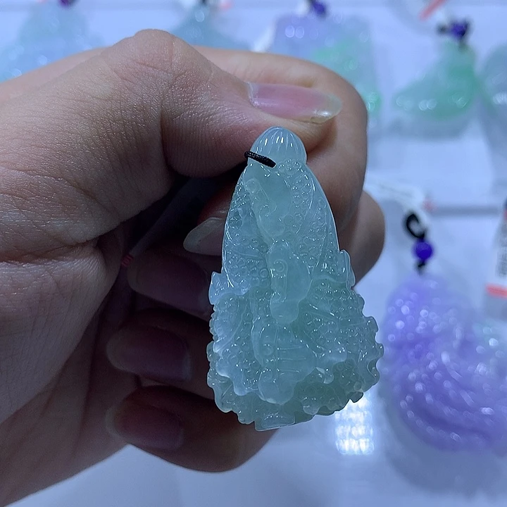 翡翠未镶嵌颈饰天然翡翠A货吊坠