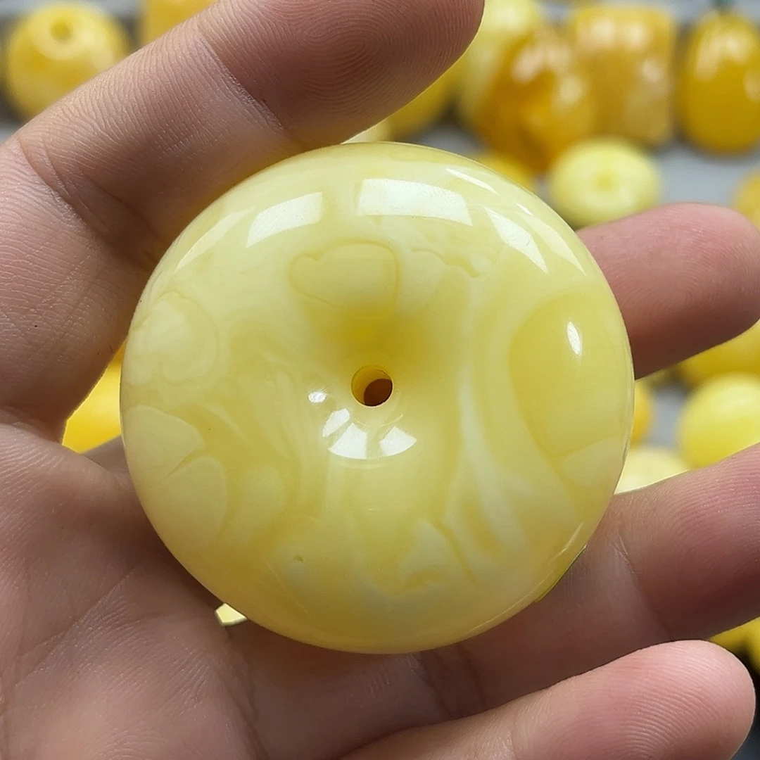 蜜蜡未镶嵌珠宝奇石