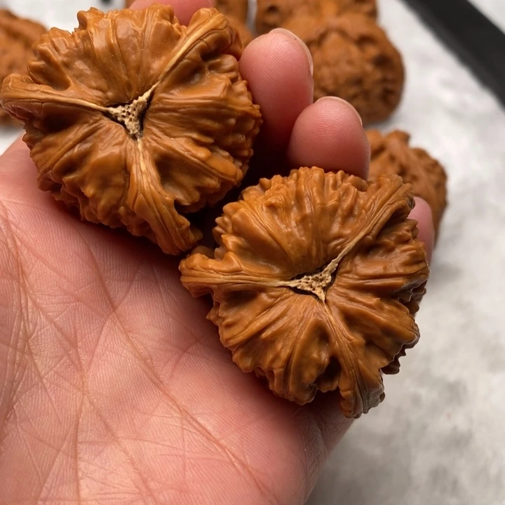 文玩核桃吊坠亦**育核桃
