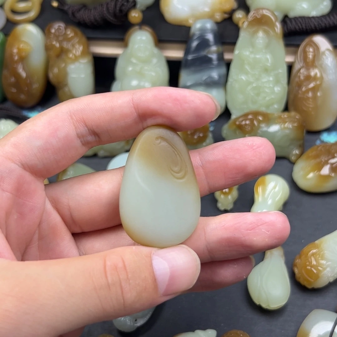 .***w颈饰未镶嵌和田玉（糖玉）