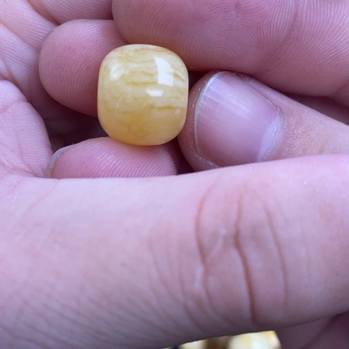 蜜蜡裸石未镶嵌四****道