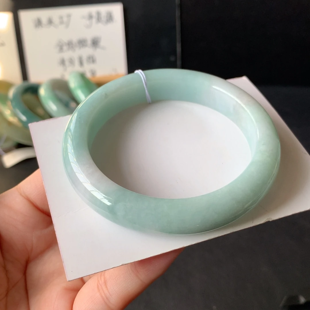 翡翠未镶嵌手镯18号57.6-12.4-9.1