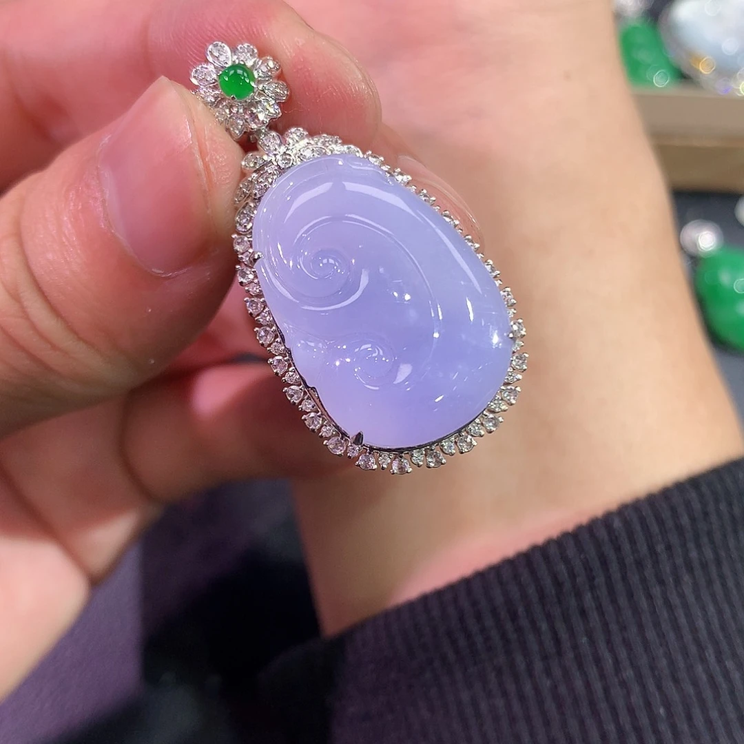 翡翠吊坠(赠链)18K金镶嵌