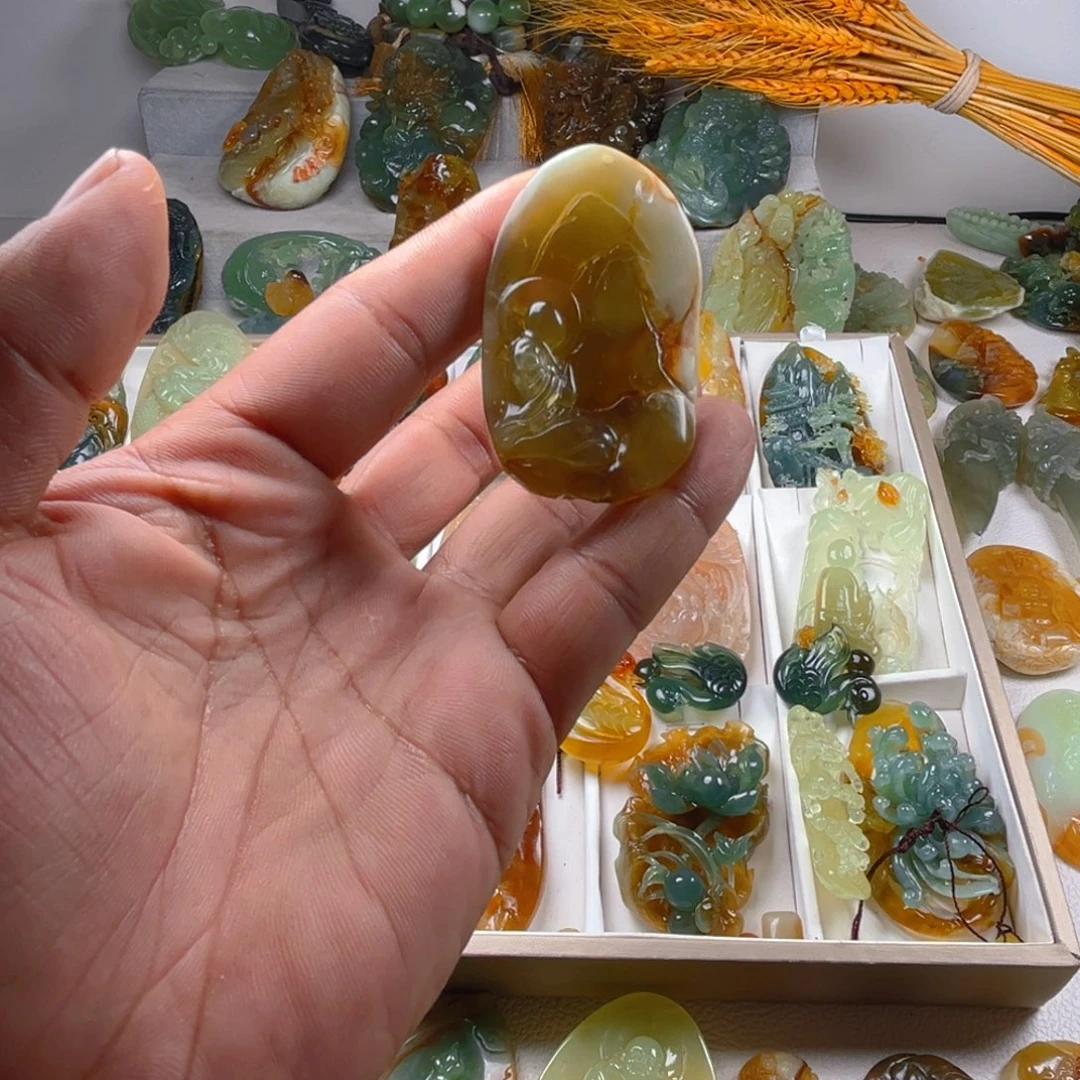 未镶嵌蛇纹石玉颈饰