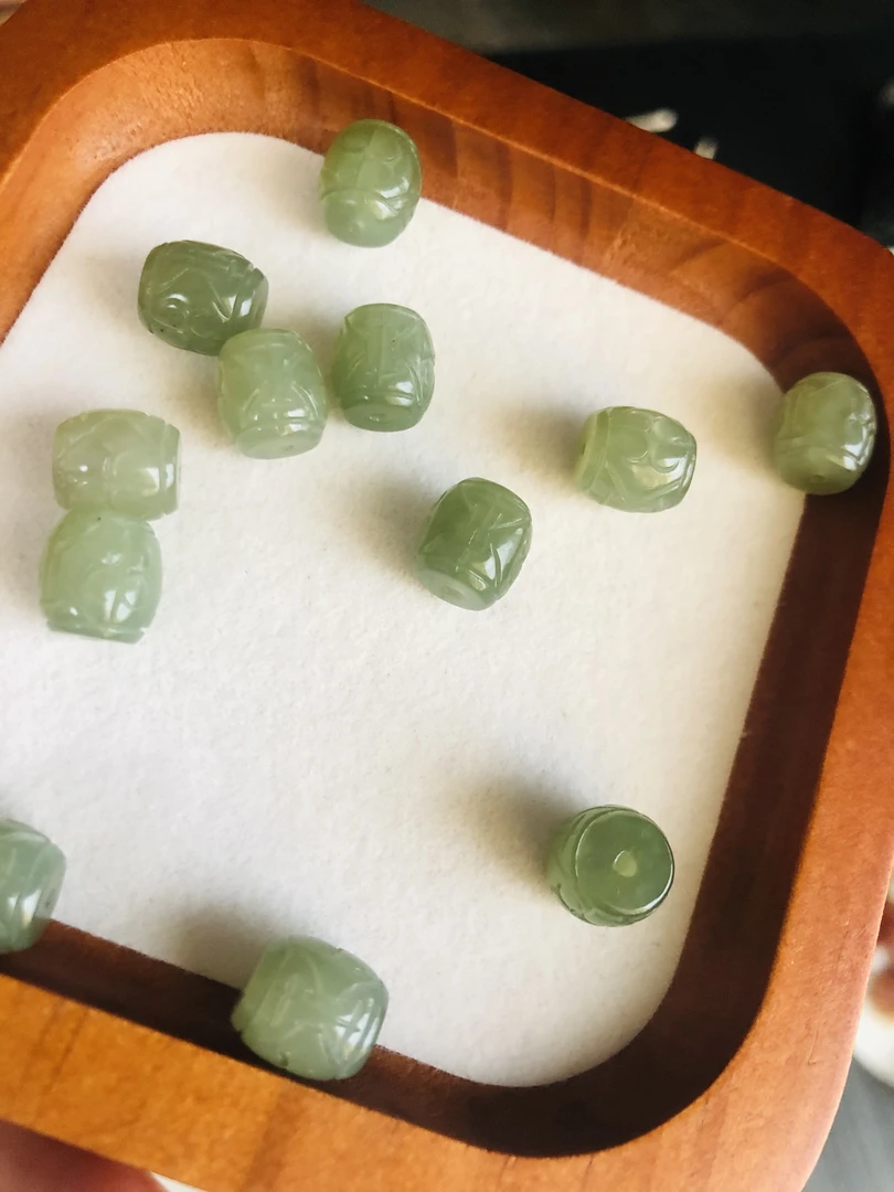 9.5mm天然和田玉回纹转运珠桶珠diy配饰（多样性发货）