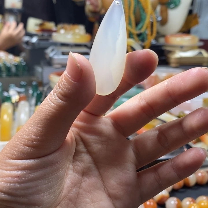 未镶嵌石英质玉（黄龙玉）手镯
