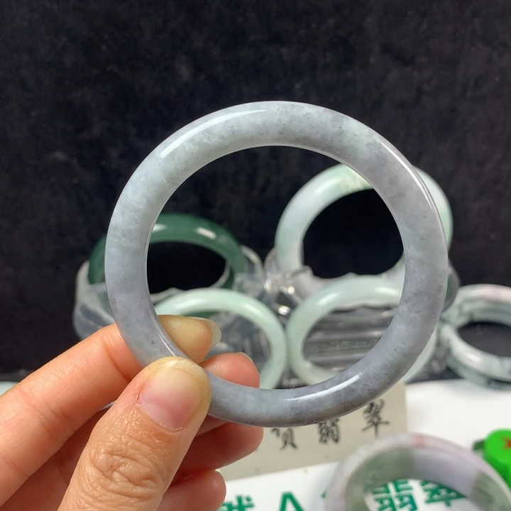 翡翠未镶嵌手镯47号。 54圈