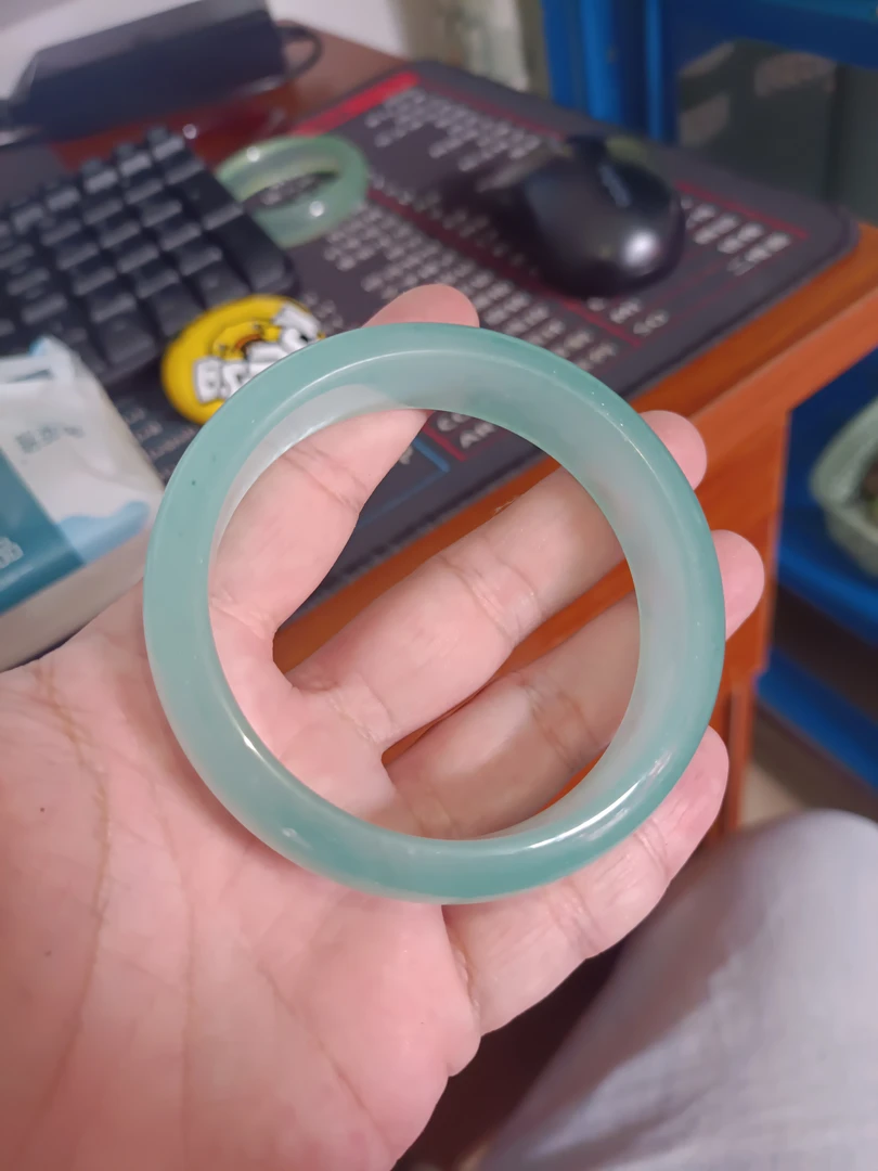 18 车轮冰晴蓝手镯