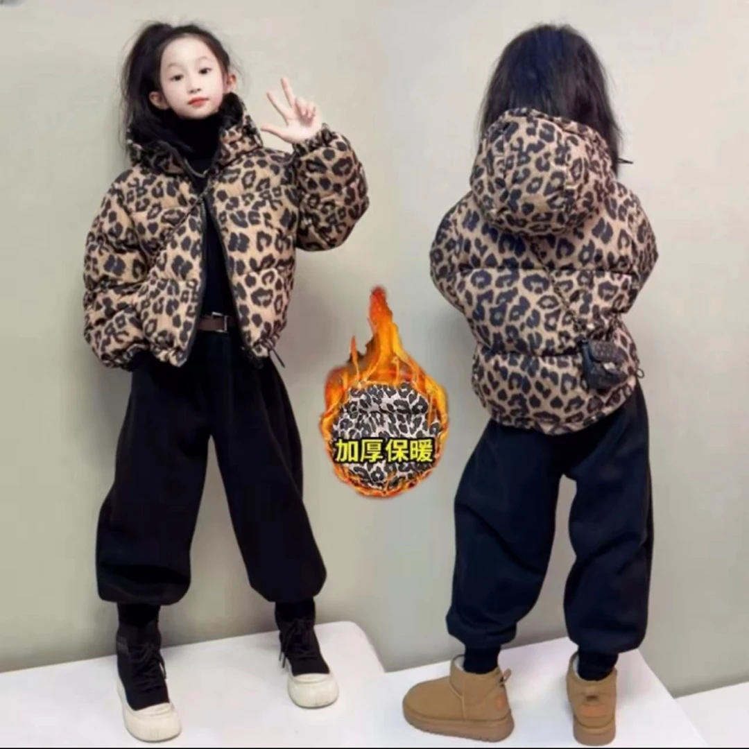 女童冬款套装2025冬季新款儿童豹纹加厚两面穿棉服外套哈伦裤套装