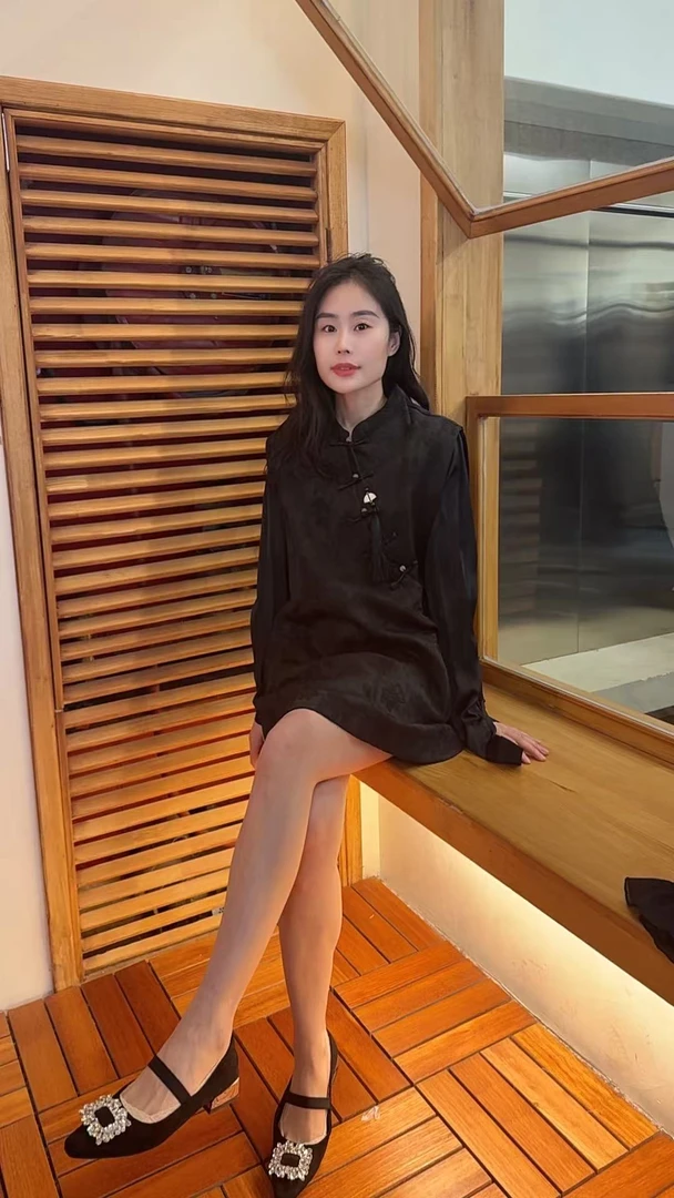 Miss huo 刺绣盘扣马甲打底两件套 A 黑色 8908