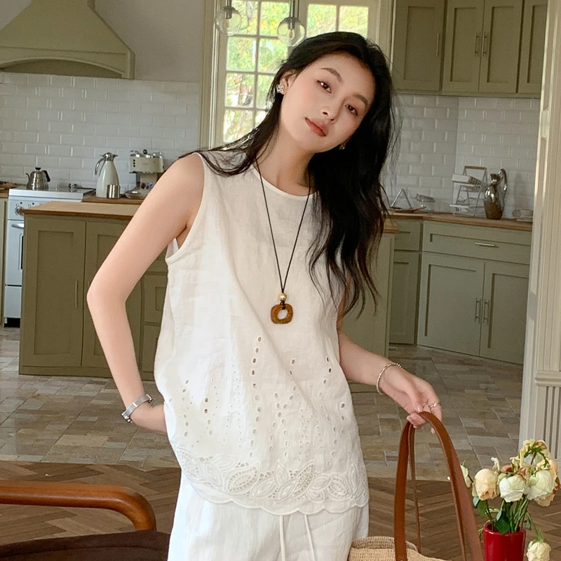 100亚麻无袖背心夏季新款镂空文艺百搭复古吊带2025刺绣上衣