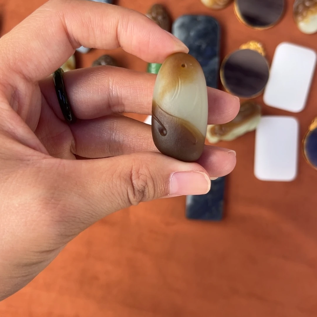 和田玉（糖玉）未镶嵌颈饰