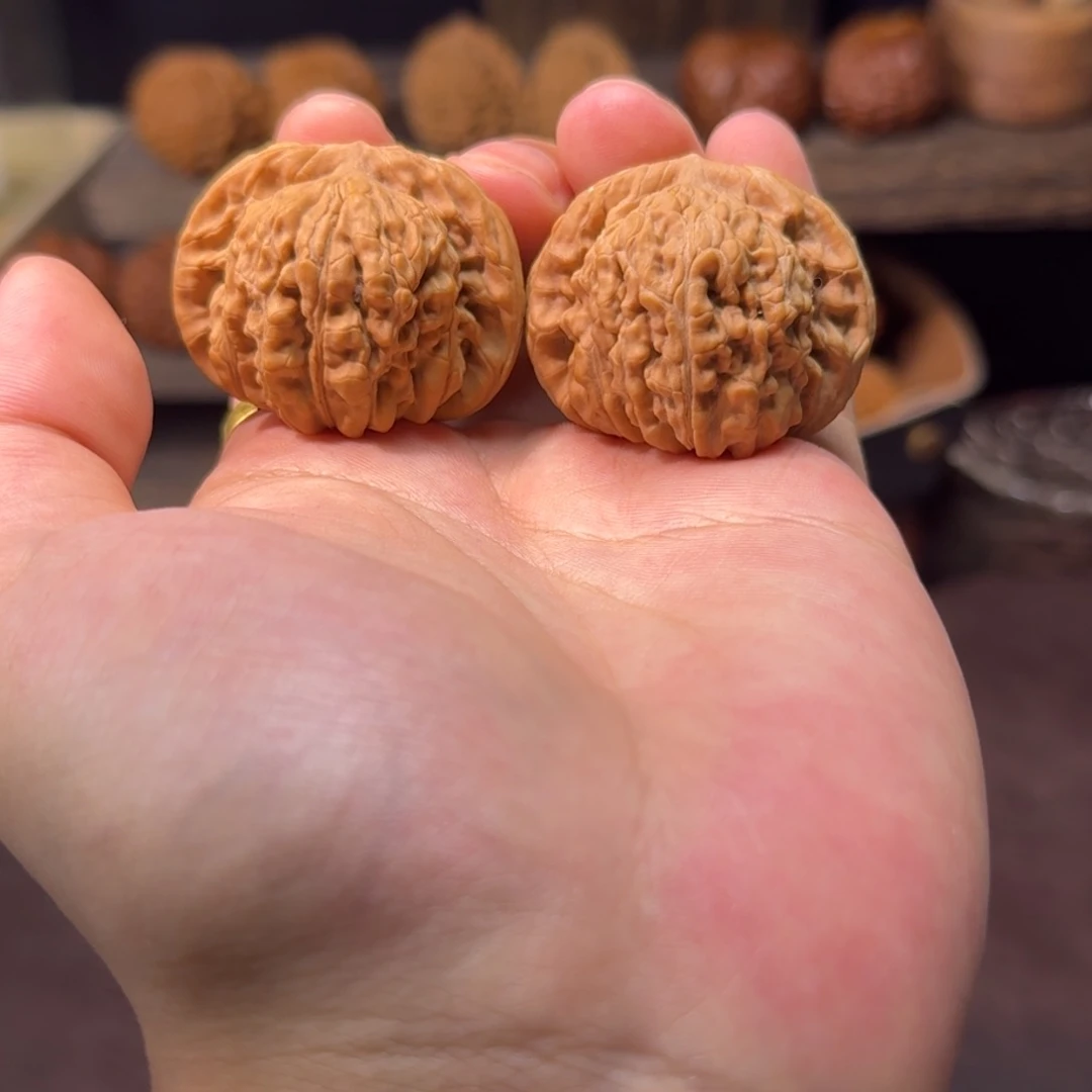 那***个文玩核桃把件全品40楼子