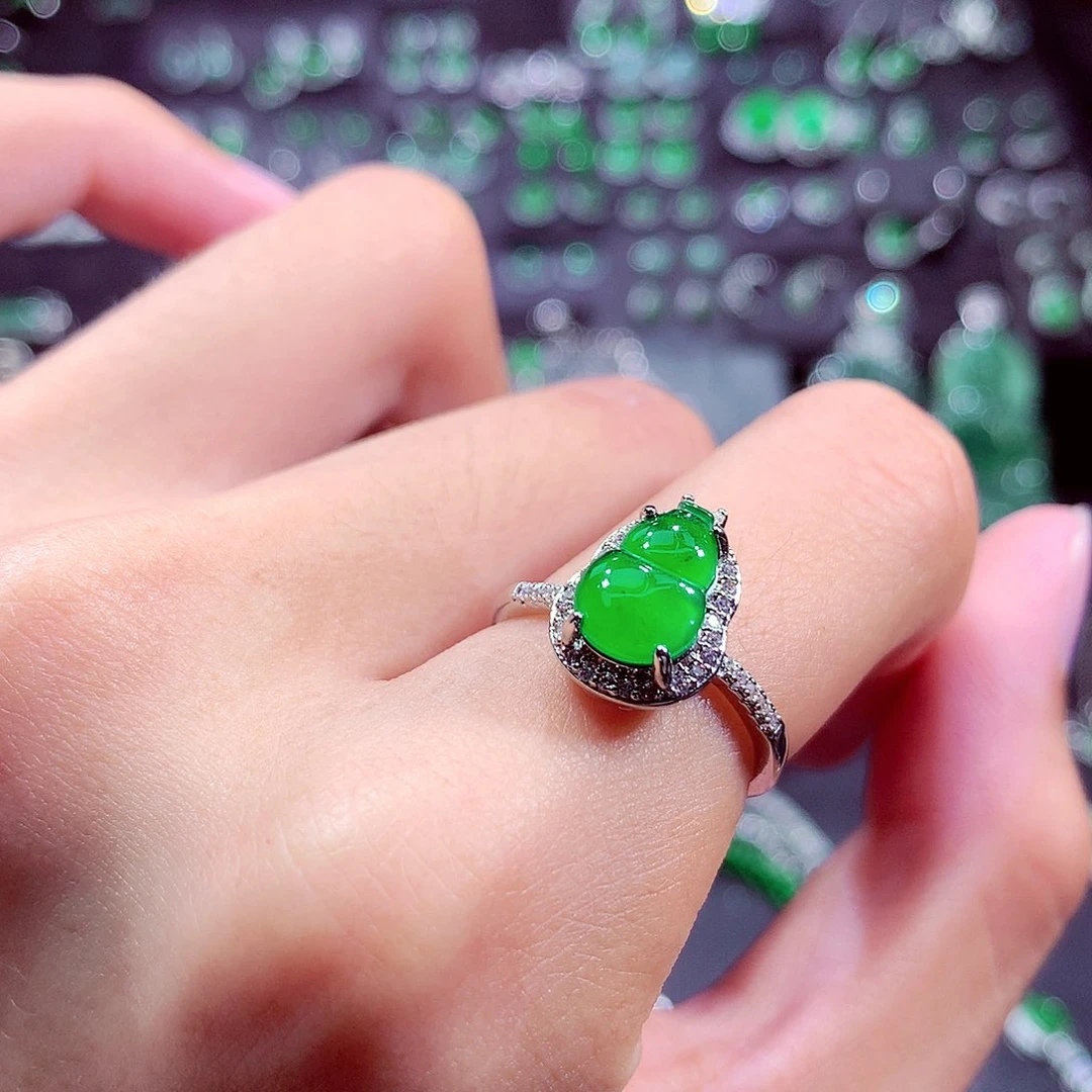 翡翠未镶嵌颈饰C****戒指