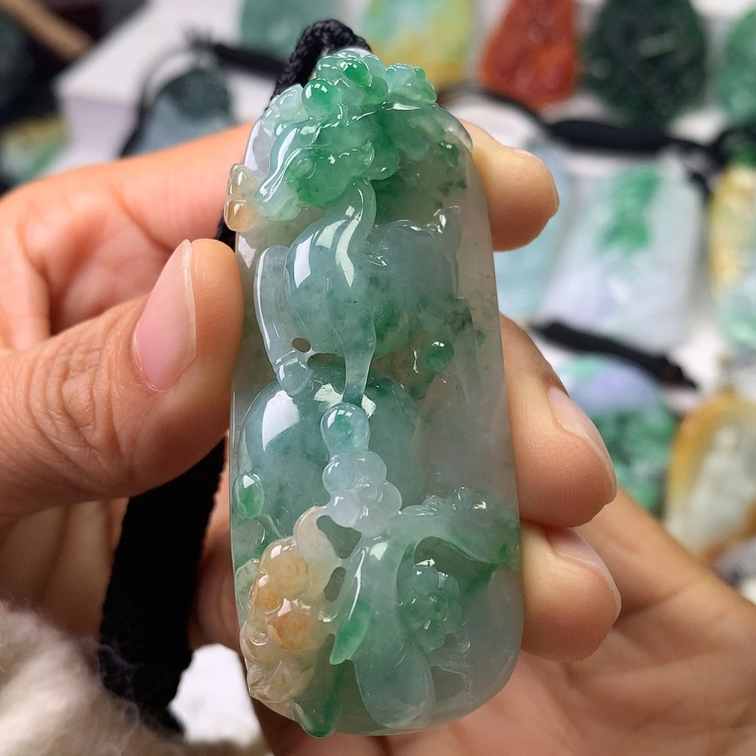 文***文翡翠未镶嵌颈饰天然翡翠