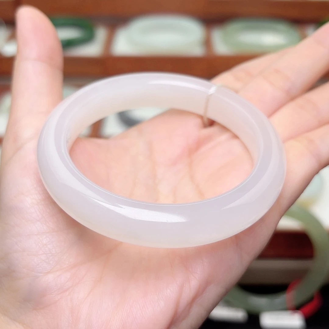 【闪购商品】未镶嵌手镯和田玉