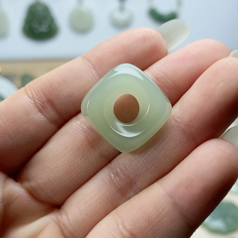 【闪购商品】颈饰未镶嵌和田玉