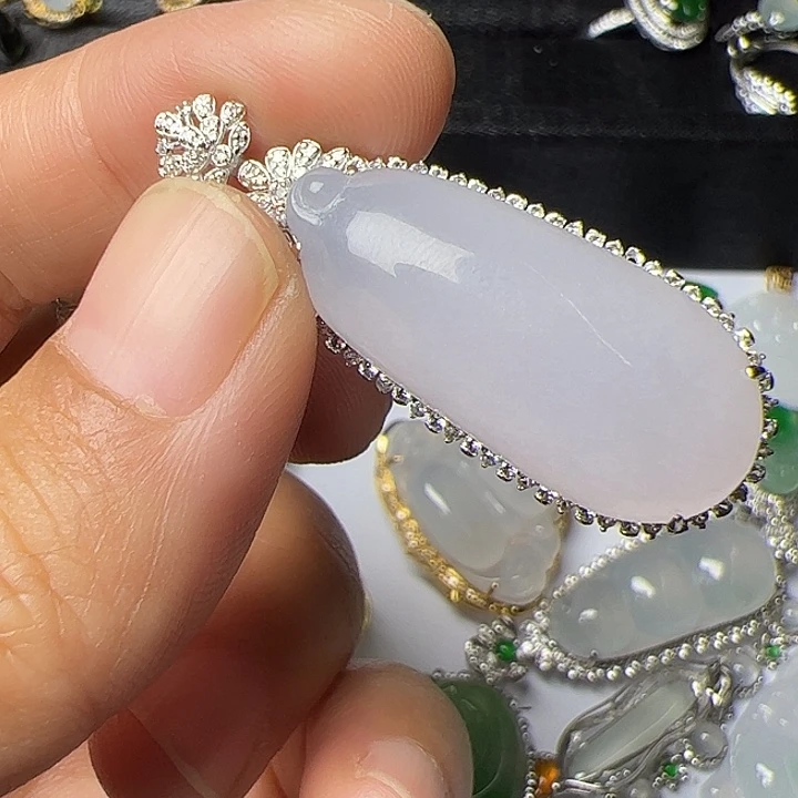 吊坠(不含链)18K金镶嵌翡翠