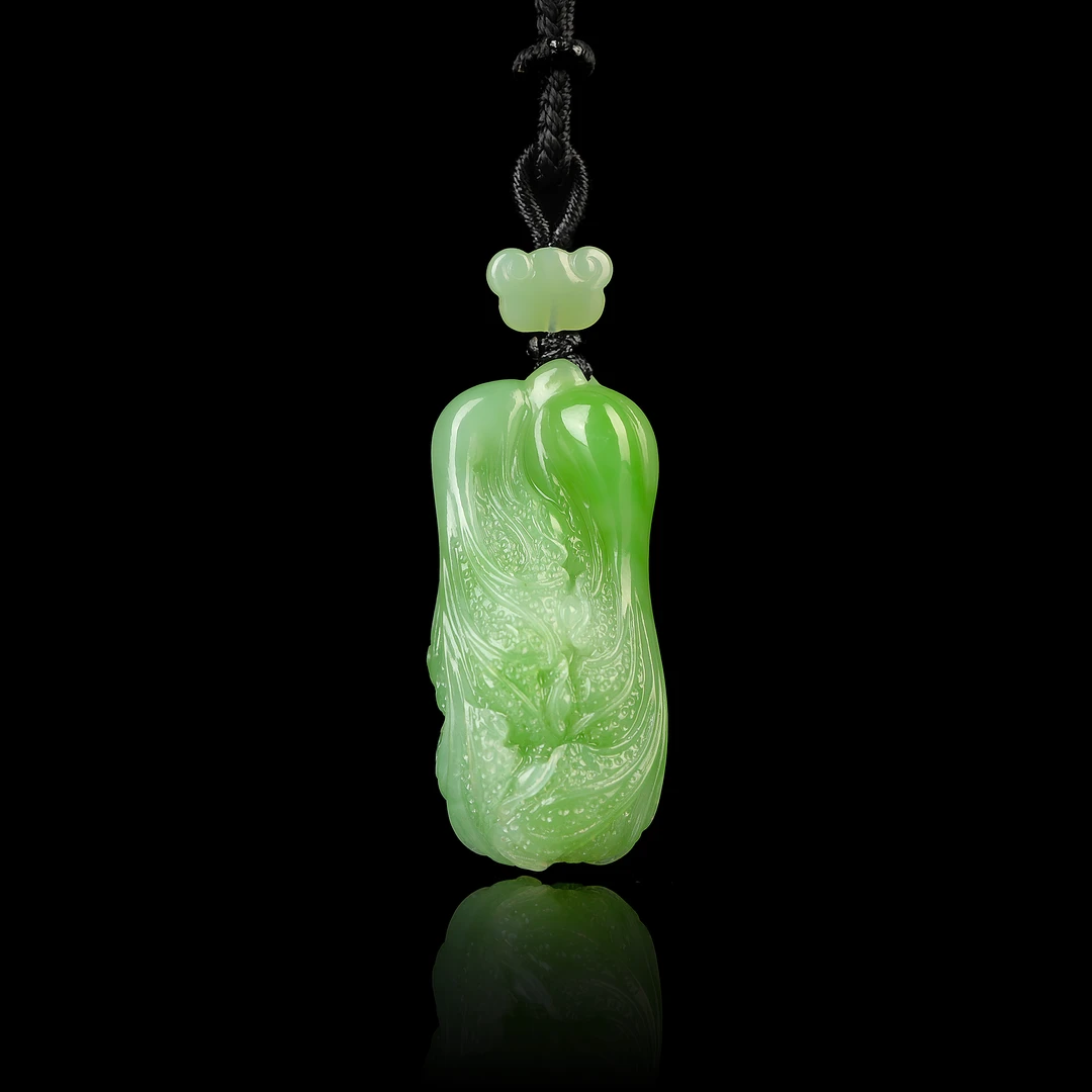 典藏级 和田玉青海翠青白菜“百财”吊坠 56*20*18mm± H92303