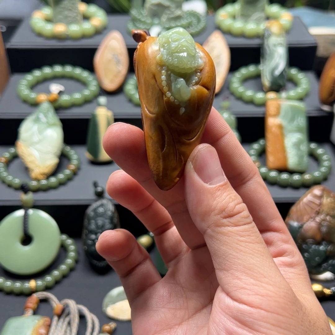 安***哲岫岩河磨玉（透闪石质玉）未镶嵌颈饰