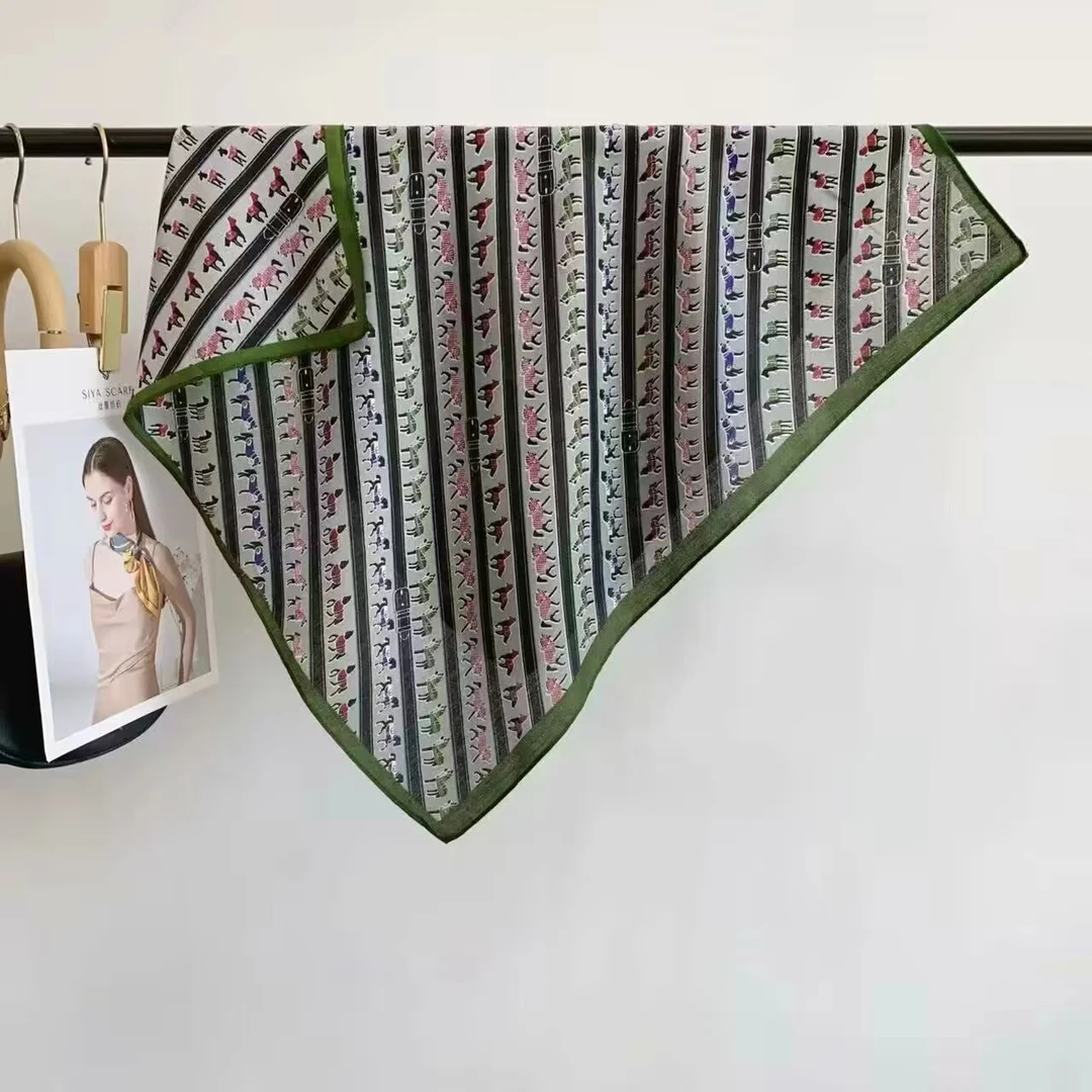 复古印花方巾双面异色手工卷边丝巾百搭围巾护颈披肩
