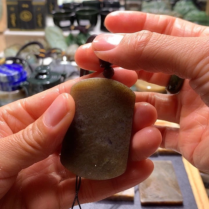 博***远和田玉（糖玉）未镶嵌珠宝半成品