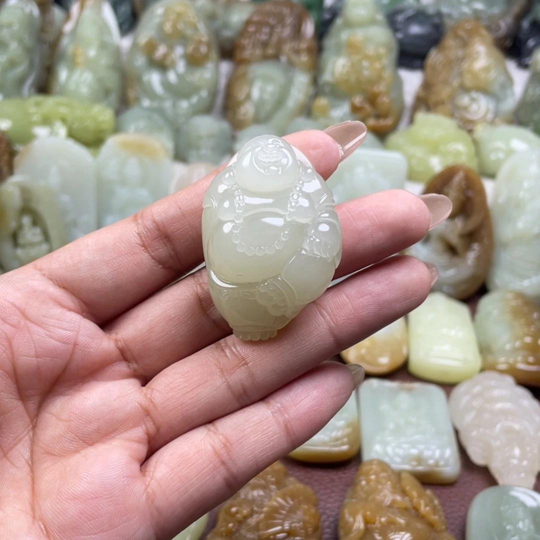 程***主和田玉未镶嵌颈饰
