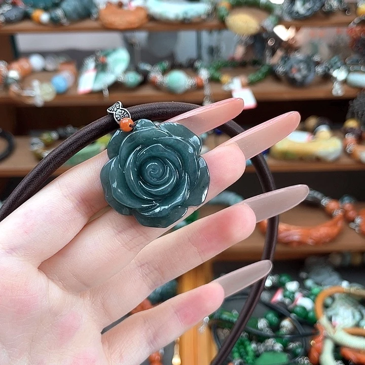 翡翠未镶嵌颈饰饰品