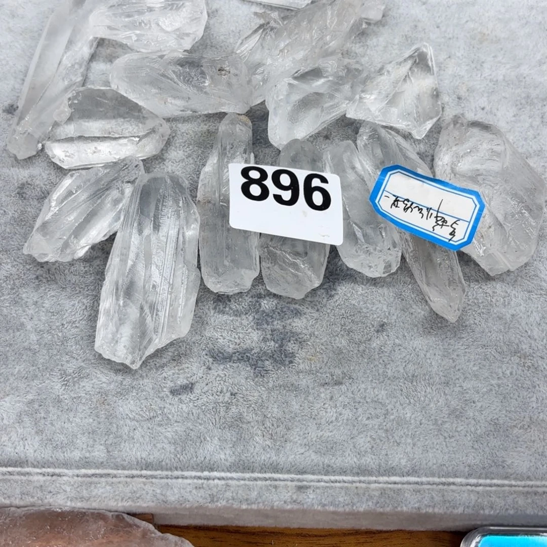 未镶嵌水晶大型摆件（非配饰）一个