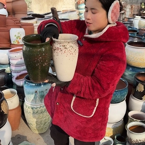 15口25高瑕疵盆子。