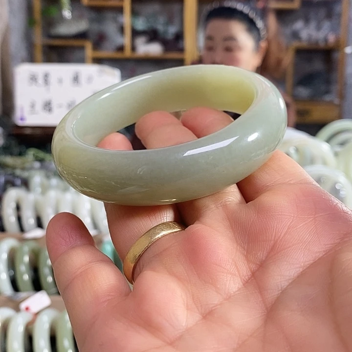 和田玉未镶嵌手镯61