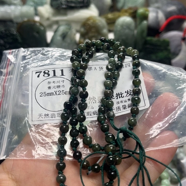 翡翠未镶嵌颈饰7811