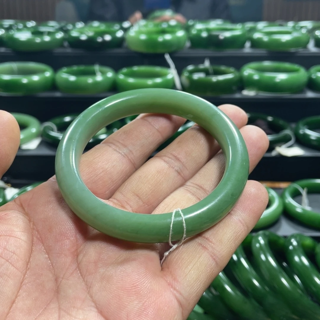 和田玉（碧玉）未镶嵌手镯