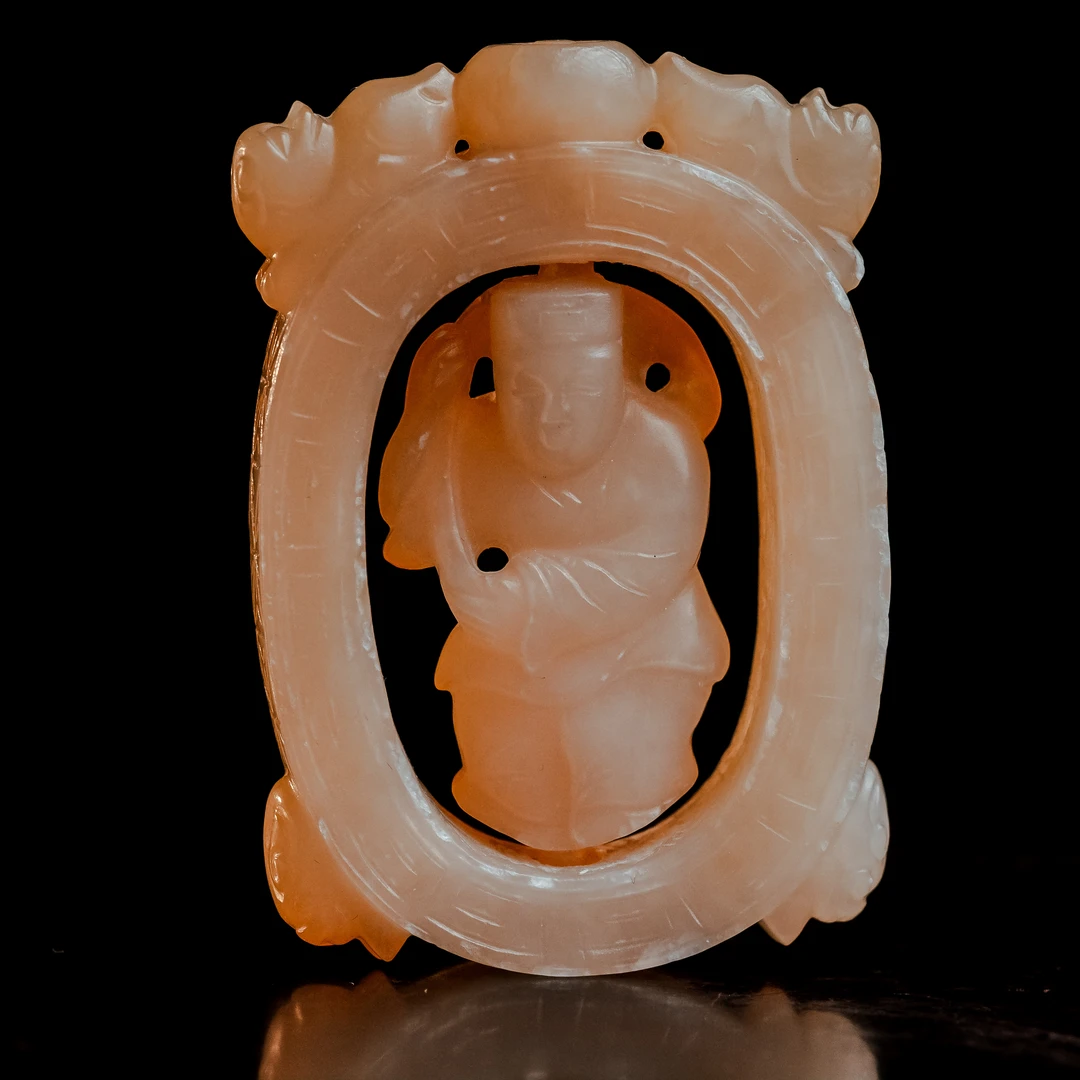 清代和田玉人物转心佩