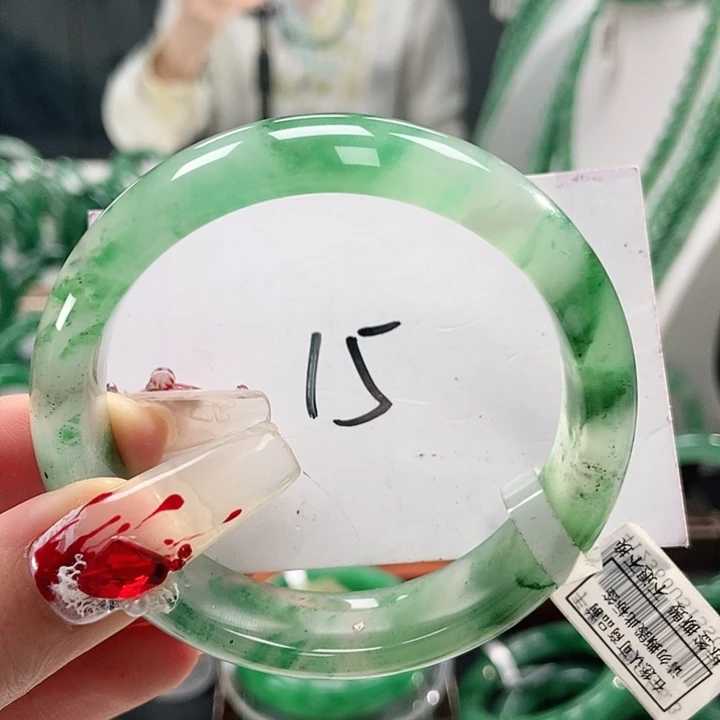 石英质玉手镯未镶嵌天然A货非洲翠手镯