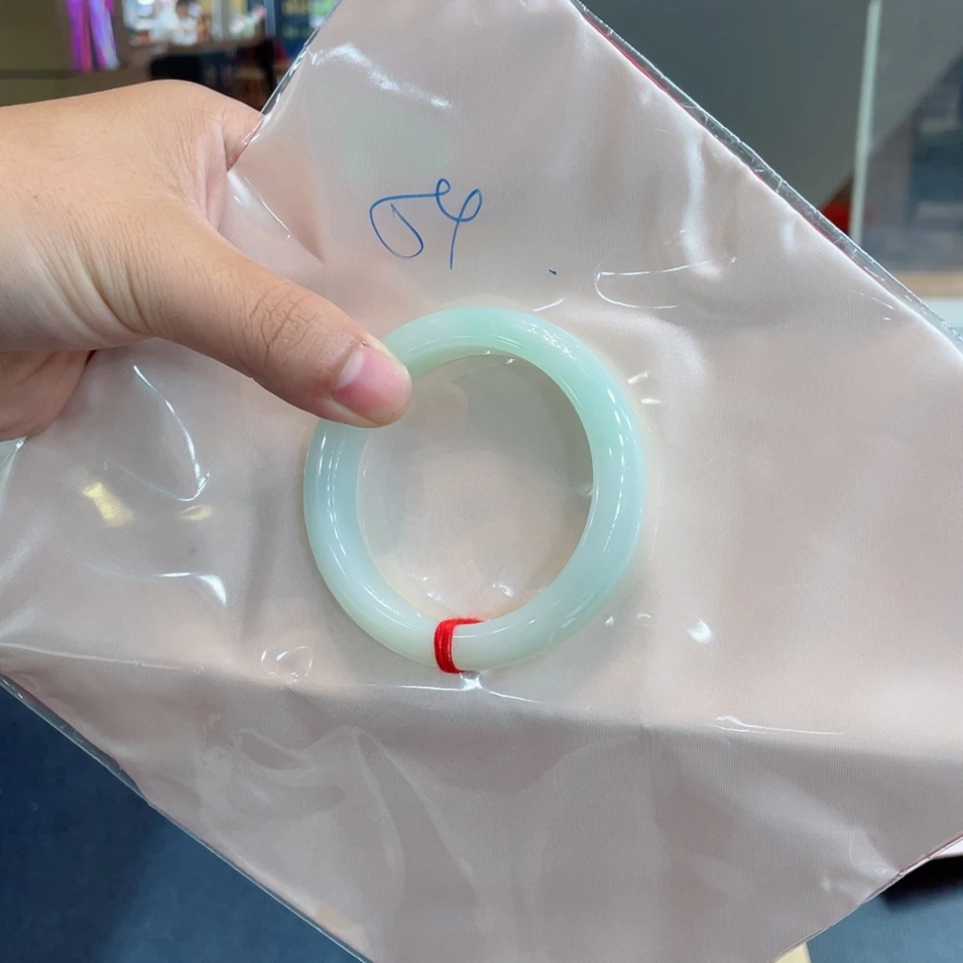 未镶嵌手镯翡翠手镯