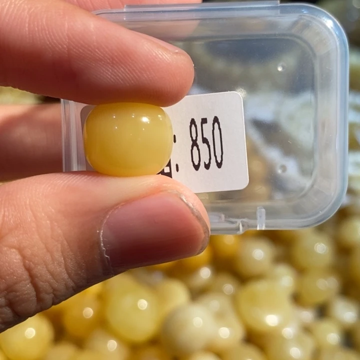 琥珀未镶嵌珠宝奇石850