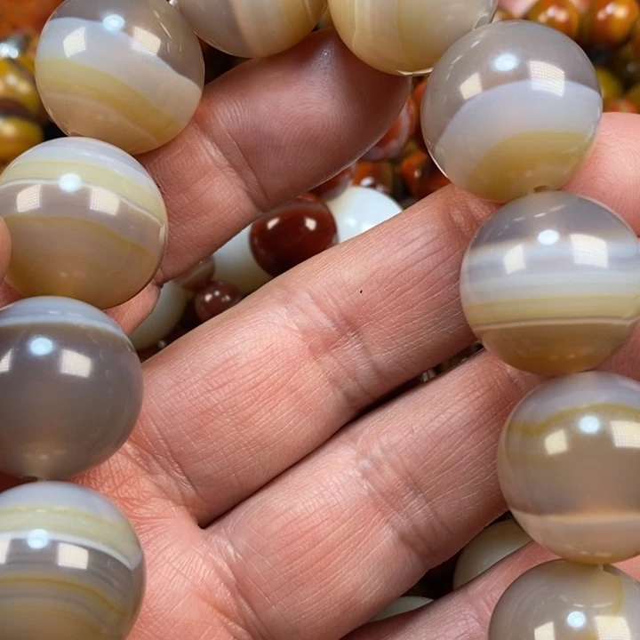 未镶嵌手链玛瑙/玉髓何*田