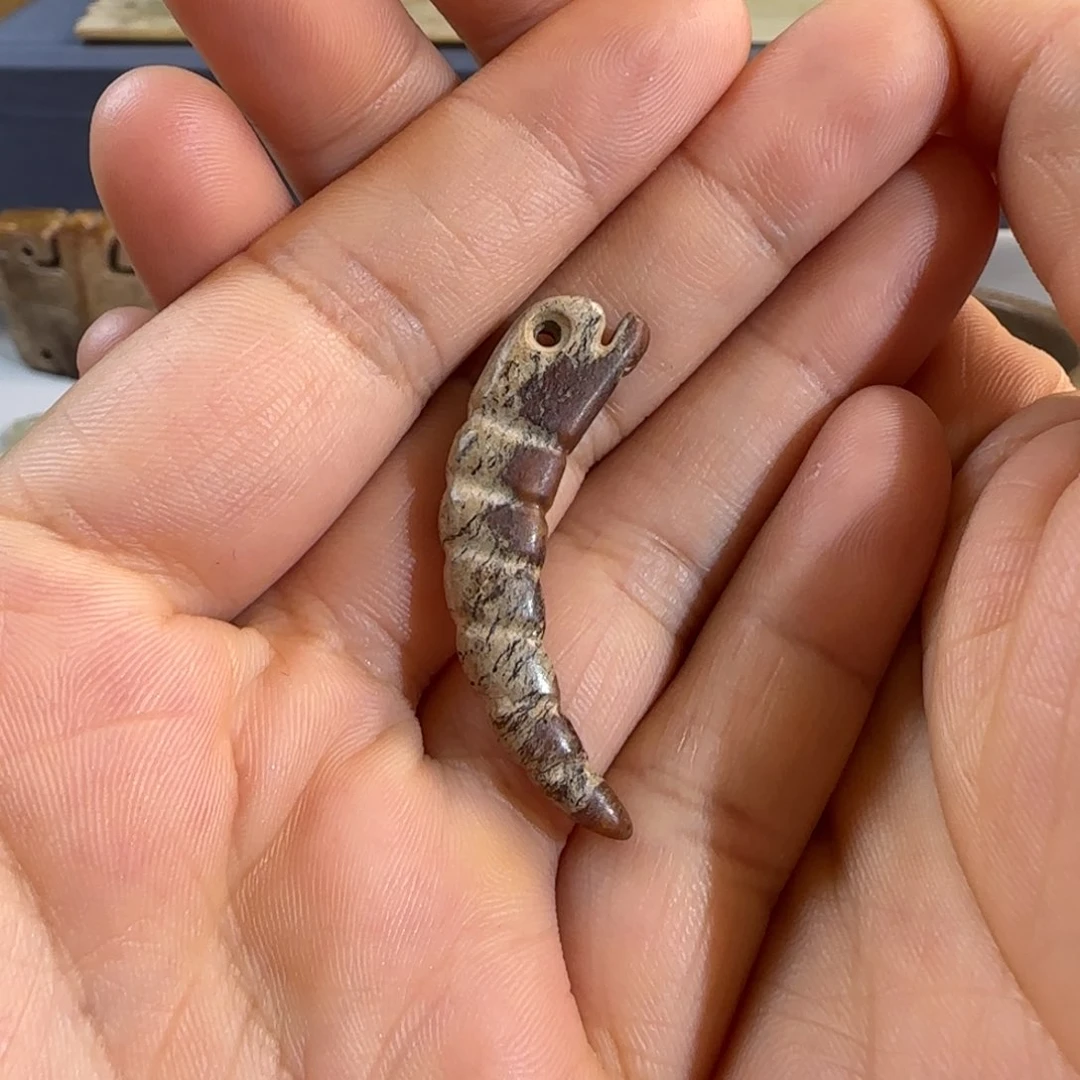 和田玉未镶嵌颈饰空**