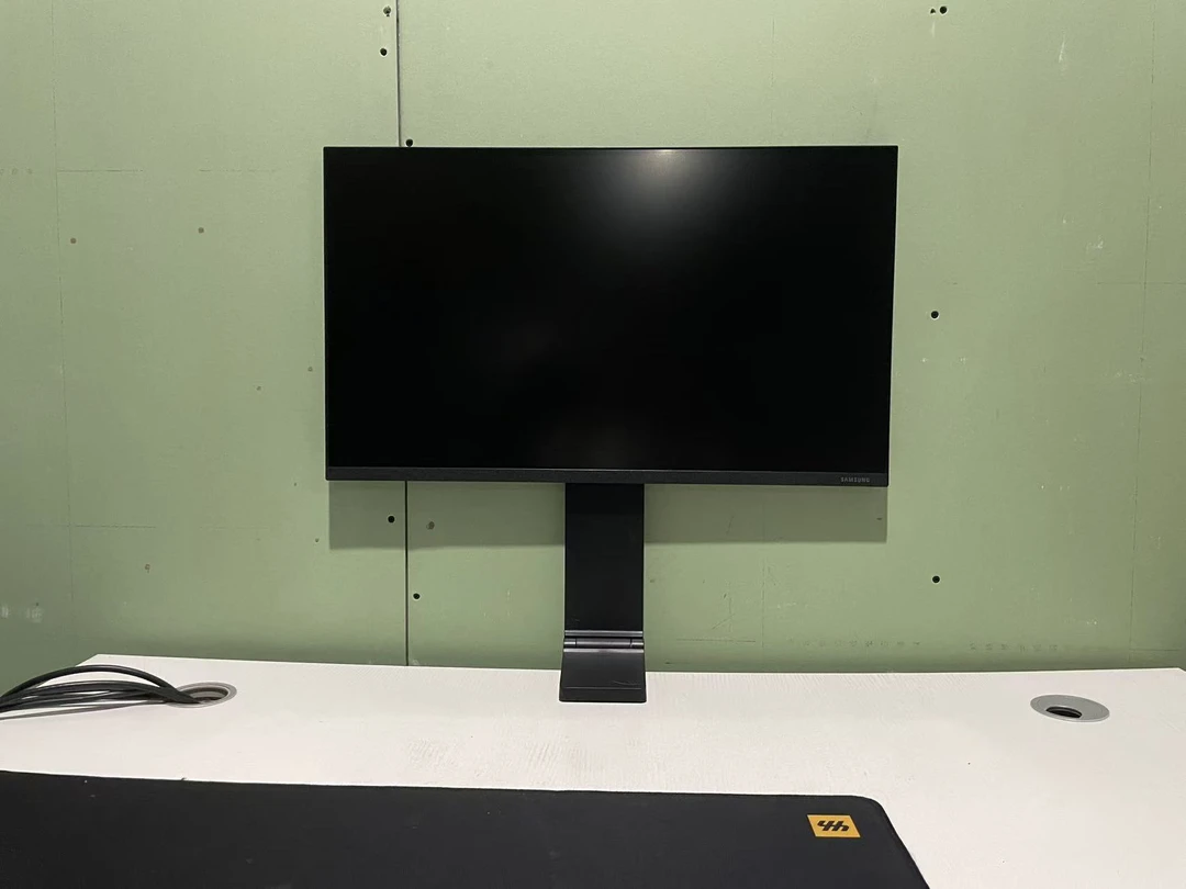 9新 Samsung/三星 27寸高刷2K/144HZ游戏办公显示器曲面