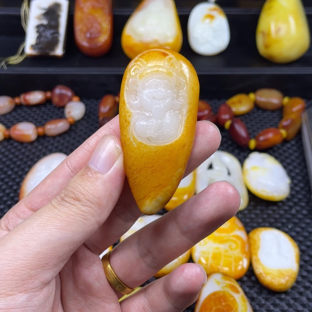 颈饰未镶嵌和田玉