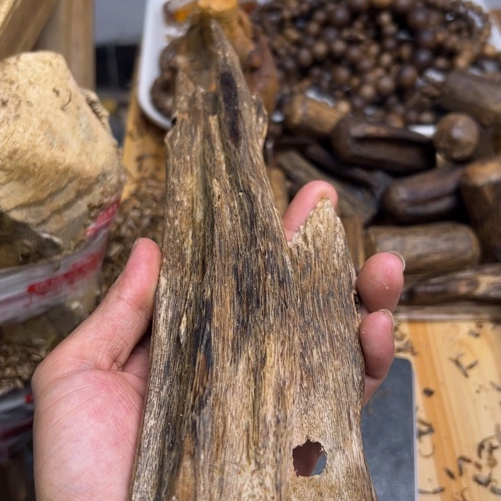 沉香碎屑沉香82克