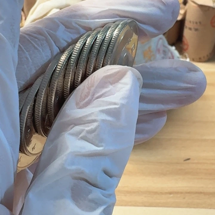 其他普通金属10枚，孙爷爷100年