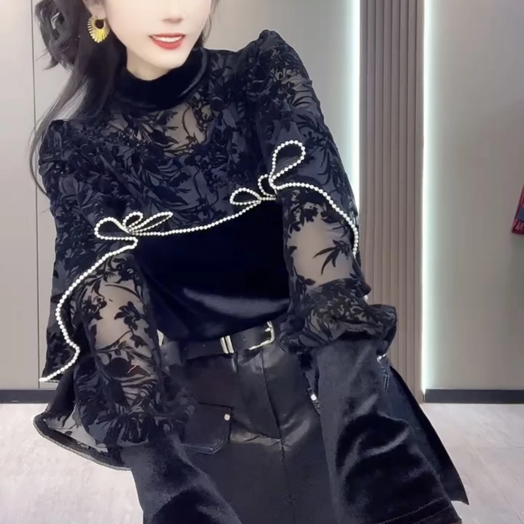 提花丝绒与蕾丝拼接高级感长袖镂空网纱打底衫